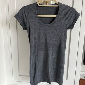 Lululemon Swiftly Tech Short Sleeve Shirt